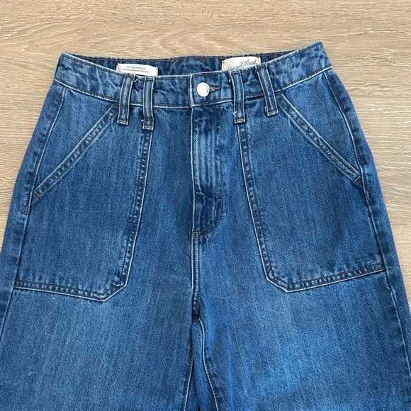 Universal Threads Jeans - Picture 3 of 5